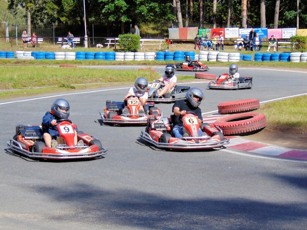 go-kart-track-501803_1280